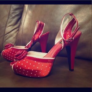 Red ❤️ Pinup Couture Satin/Patent Peep Toe size 9